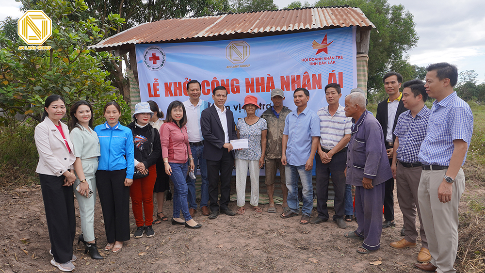 CÔNG TY BĐS AN LAND BÀN GIAO VÀ KHỞI CÔNG NHÀ NHÂN ÁI VÀ TRAO TẶNG XE ĐẠP CHO CÁC HOÀN CẢNH KHÓ KHĂN TẠI EA SÚP