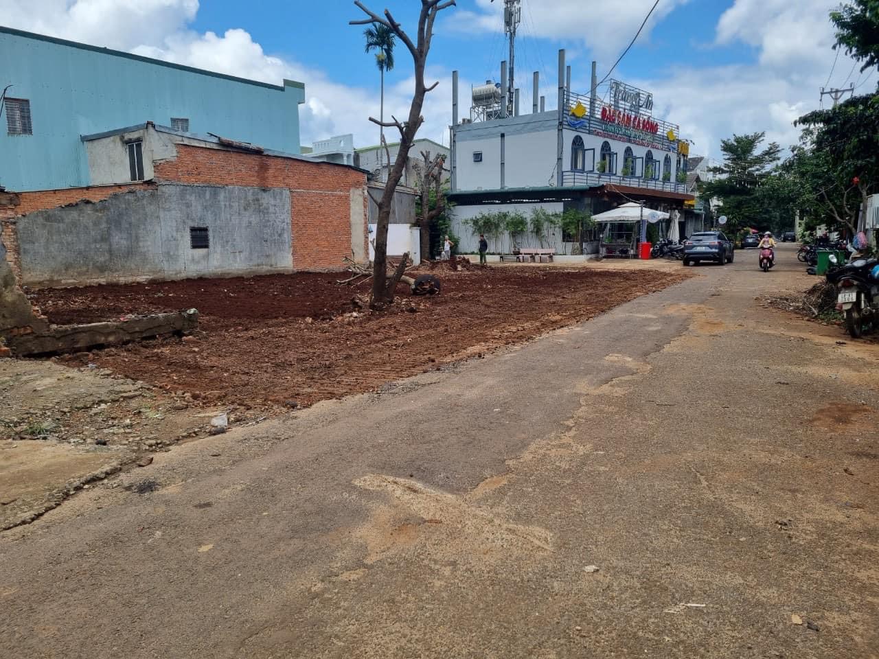 BÁN ĐẤT PHỐ